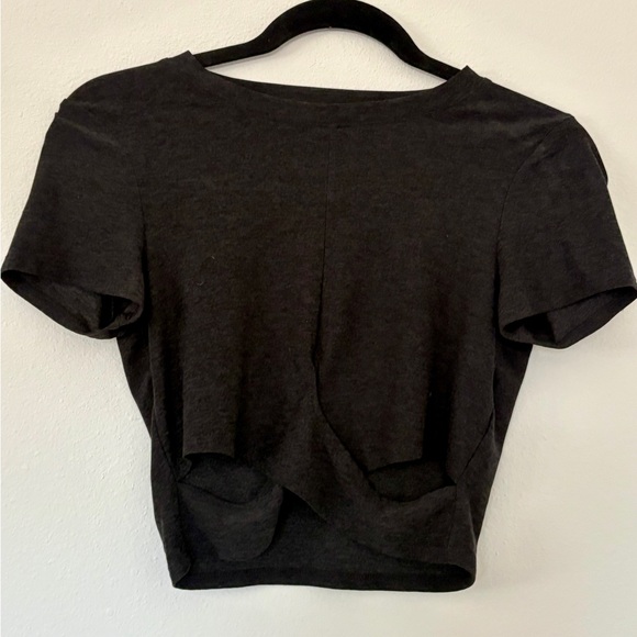 Beyond Yoga Featherweight Under Over Crop Tee - Picture 2 of 8